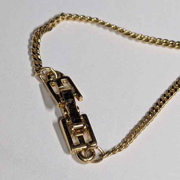 Vintage Givenchy Gold-Tone Hat Pendant Necklace - Picture 4 of 4